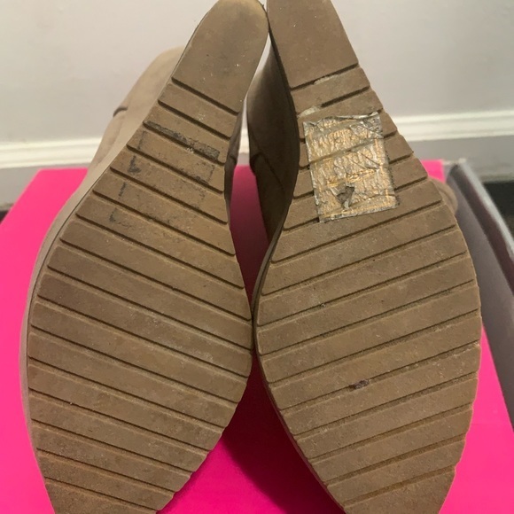 ShoeDazzle  JAIN beige booty size 9.5 - Picture 7 of 10